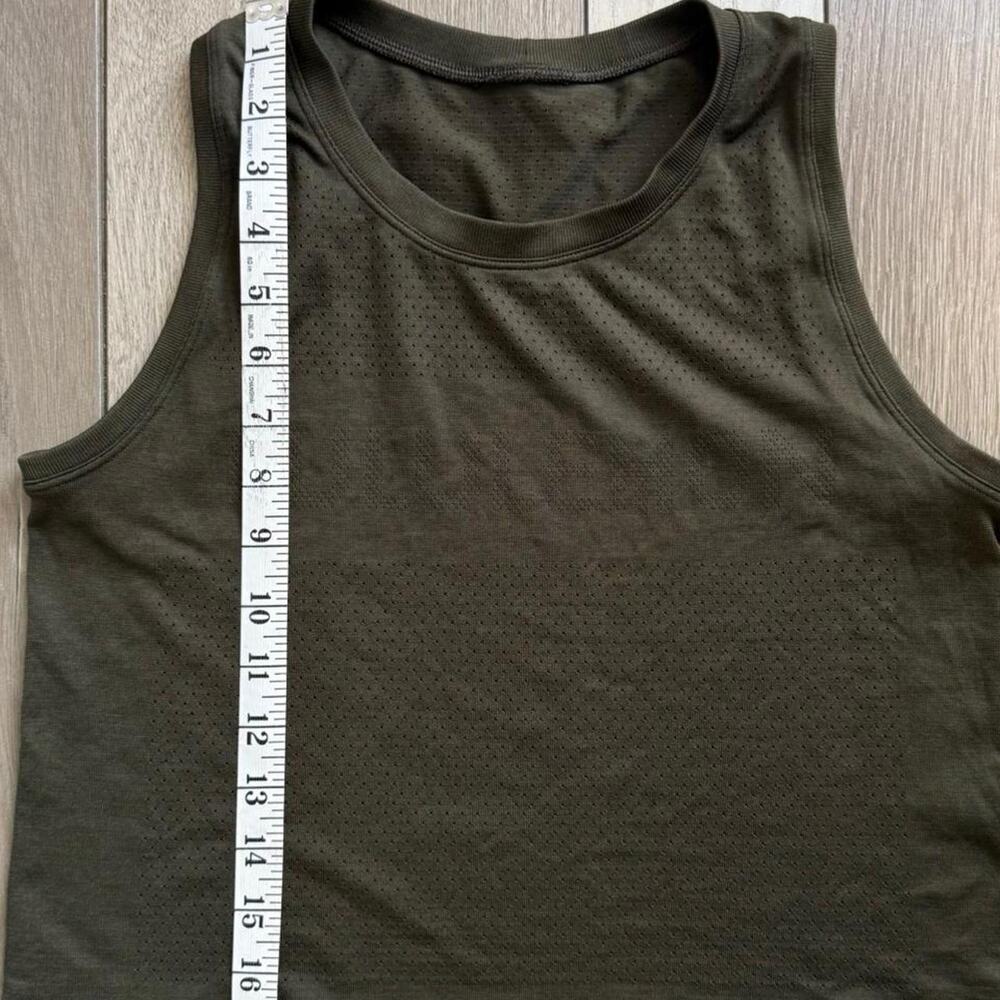 Lululemon green muscle crop - Picture 6 of 6